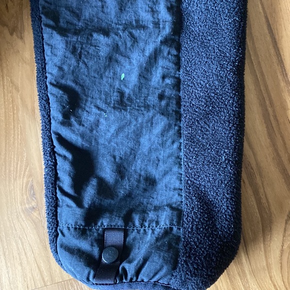 The North Face boys 18/20 xl fleece hoodie - Picture 7 of 7